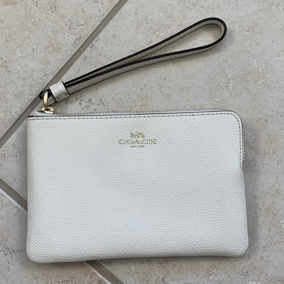Coach Handbags - NWT Coach White Wristlet